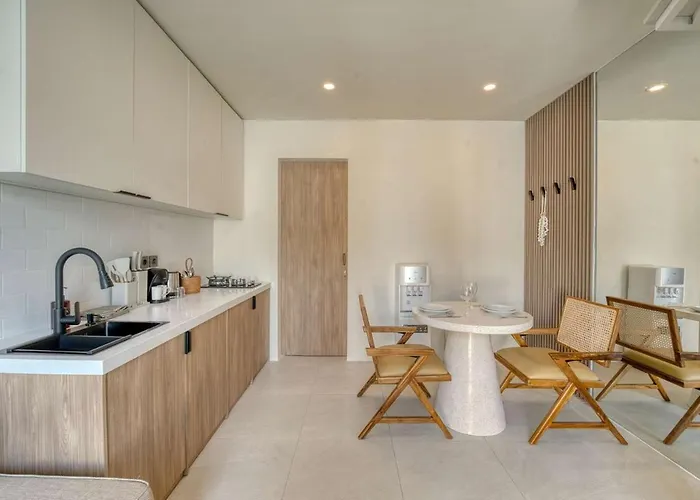 Casa Sol & Luna 1br Escape In Nyang Nyang, Villa